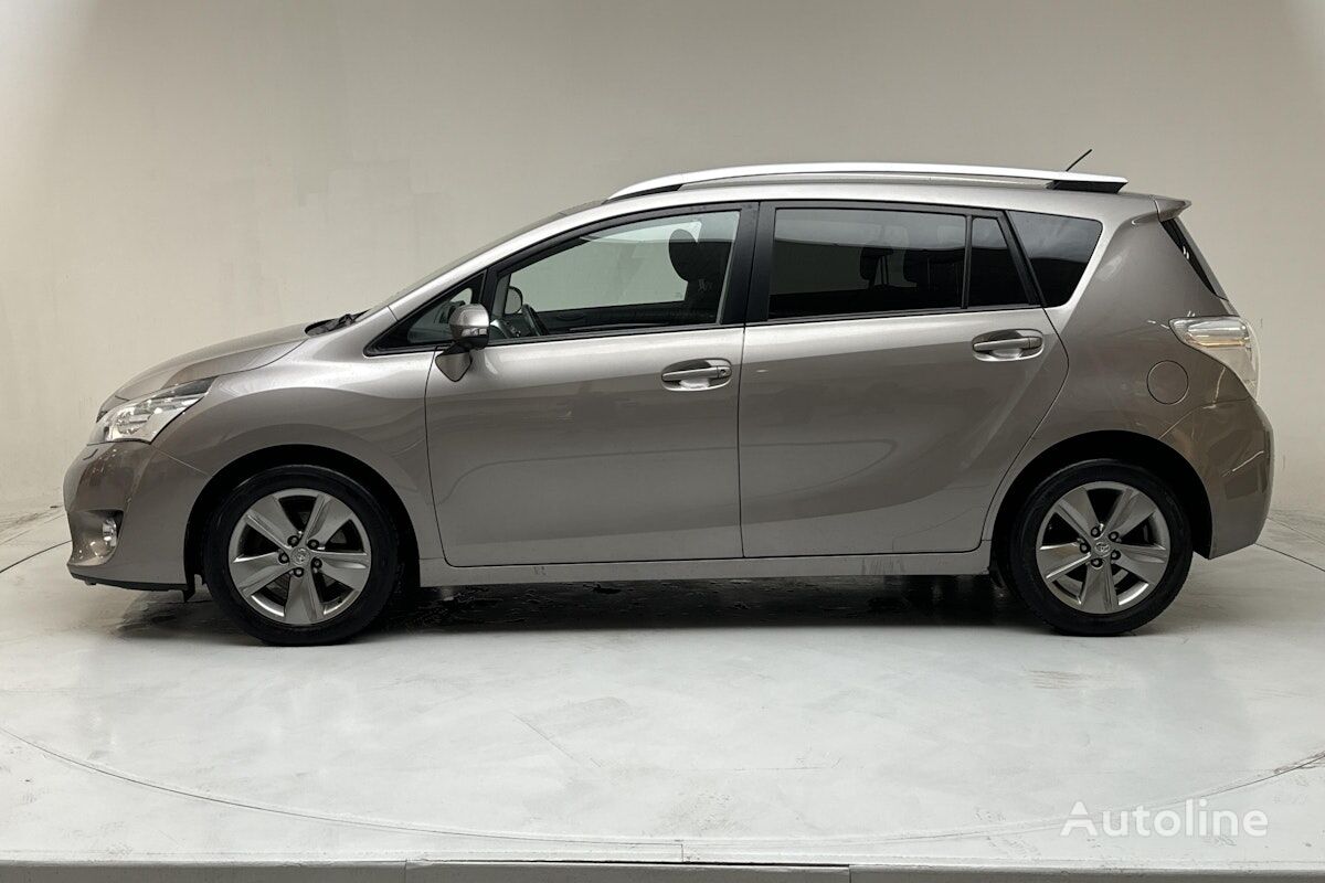 Toyota Verso hatchback