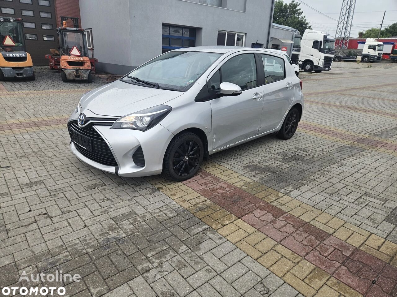 хетчбек Toyota Yaris