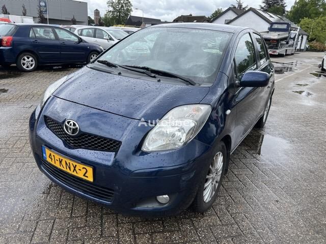 سيارة هاتشباك Toyota Yaris 1.3 VVTi Dynamic