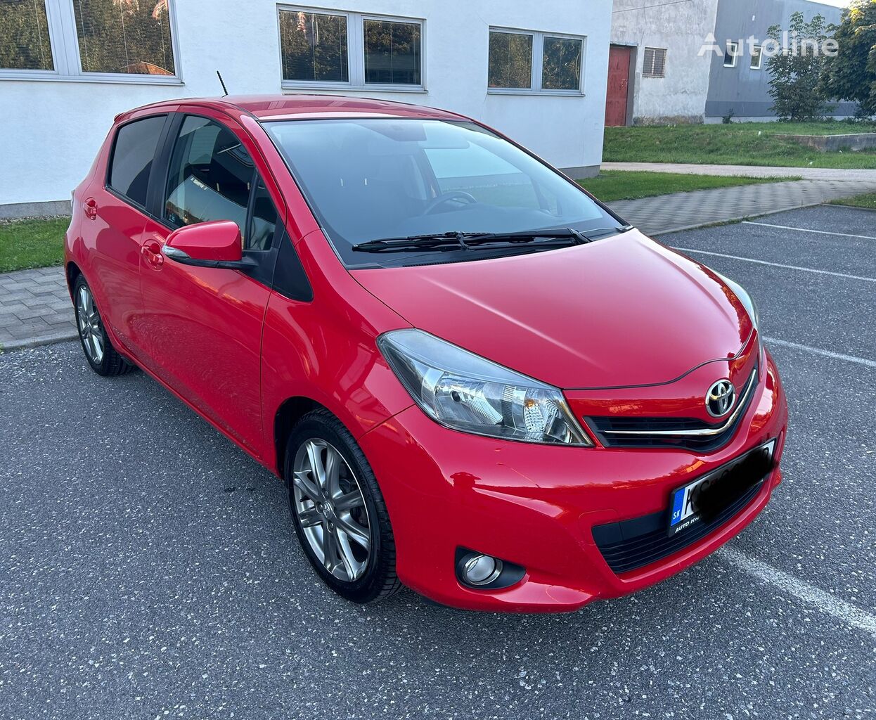 хэтчбек Toyota Yaris 1.3 i Automat rv:2012, naj:68600km