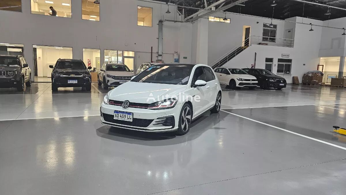 hatchback Volkswagen Golf