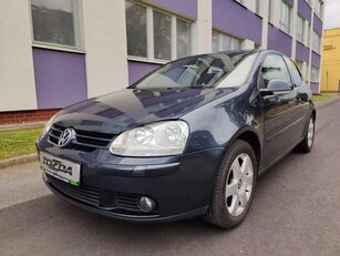 hatchback Volkswagen Golf 1,4i 16V + sada pneu