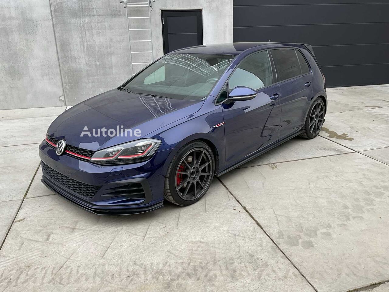 хетчбек Volkswagen Golf 7 GTI