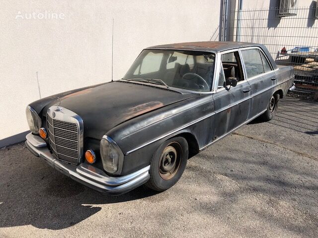 Mercedes-Benz W109 300SE limousine