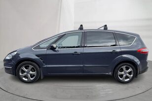 minivan Ford S-MAX