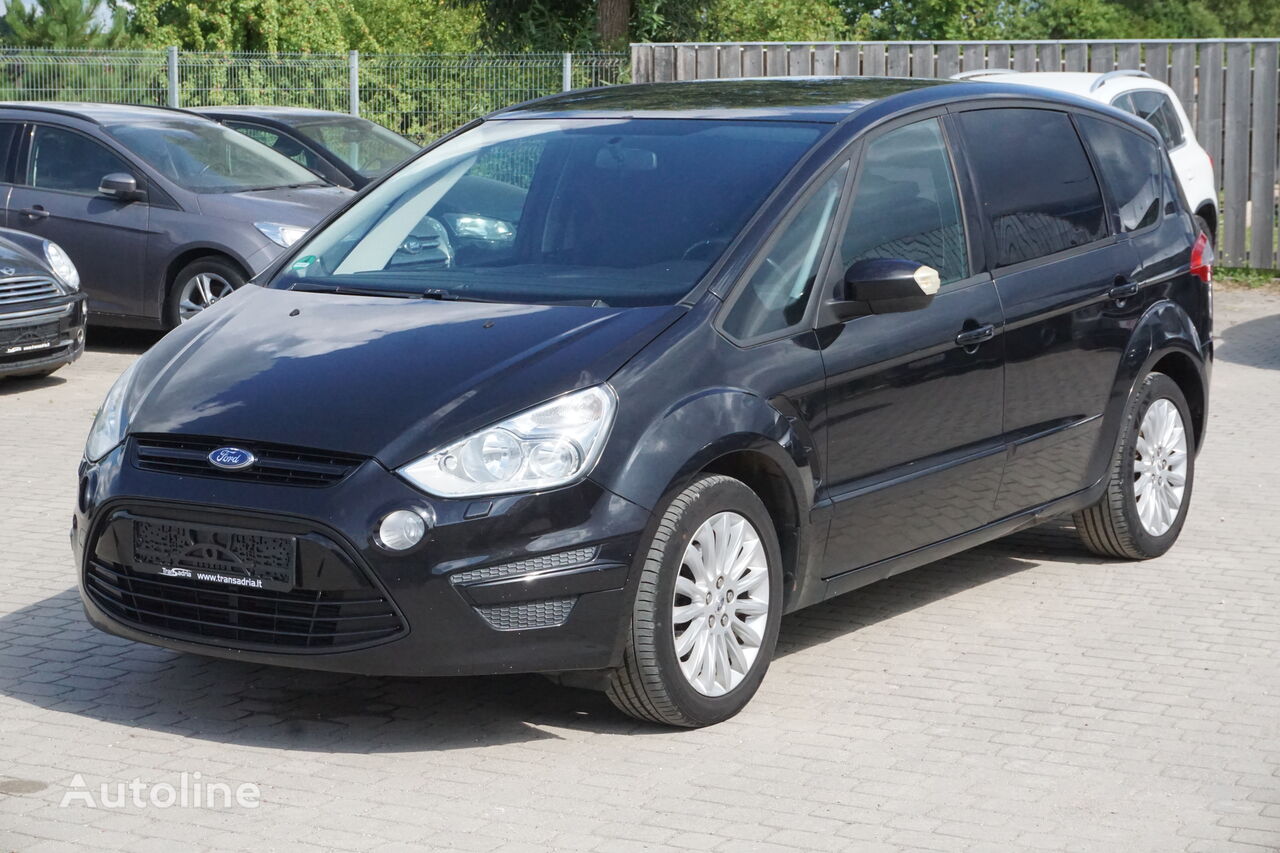 мини комбе Ford S-MAX