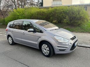 minivan Ford S-MAX TDCi 120kw, automat