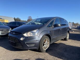 минивэн Ford S-Max 2,0 TDCI