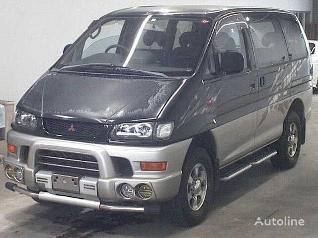 Mitsubishi DELICA SPACEGEAR minivan