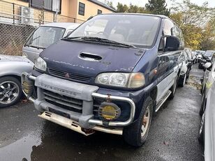 минивэн Mitsubishi DELICA SPACEGEAR