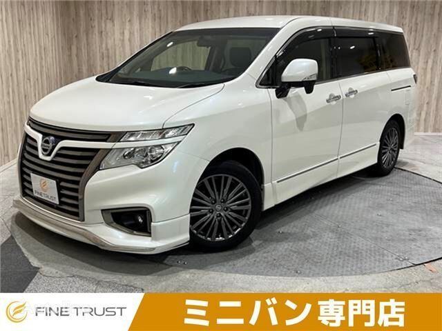 minivan Nissan ELGRAND