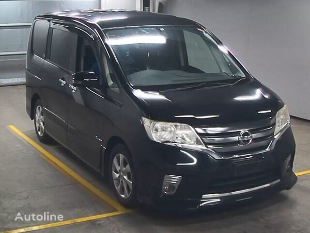 Nissan SERENA monovolumen