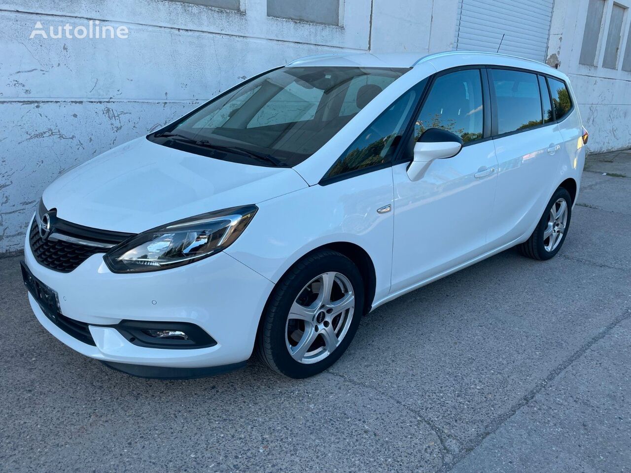 Opel Zafira  minivan