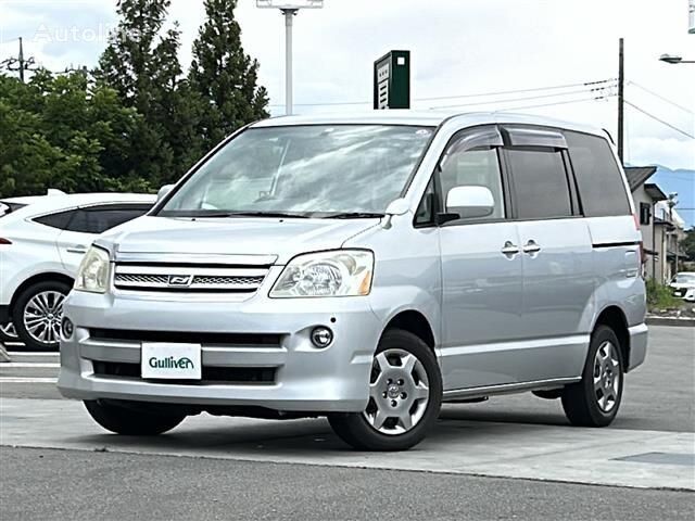 Toyota NOAH minivens