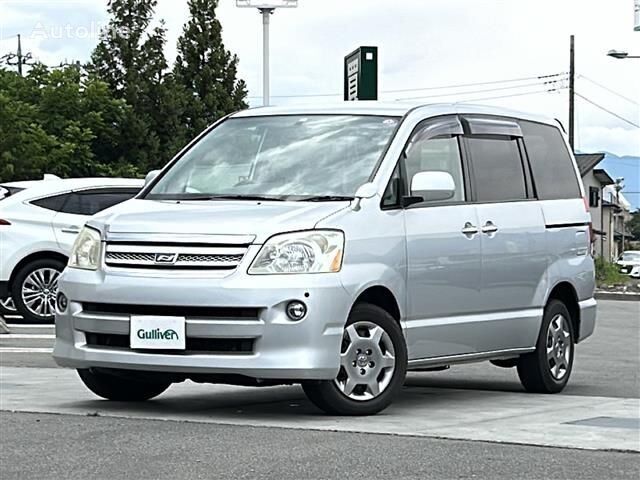 minivenas Toyota NOAH