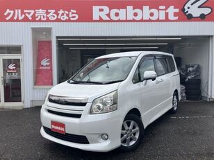 Toyota NOAH minivan