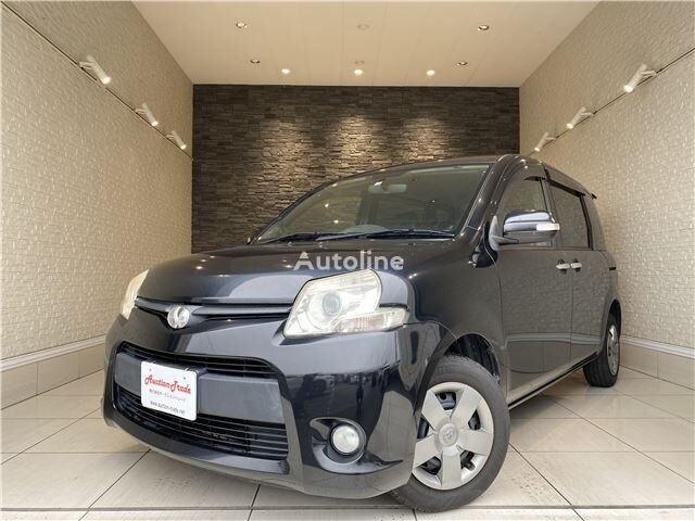 Toyota SIENTA tila-auto