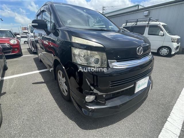 Toyota VOXY monovolumen