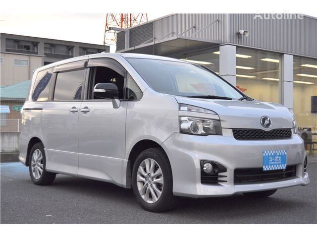 Toyota VOXY minivan