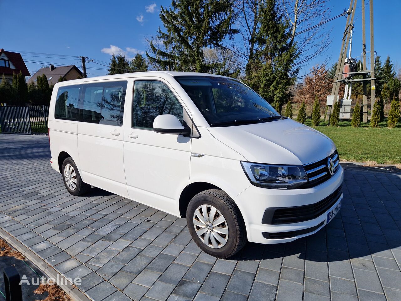 Volkswagen Caravelle minivan