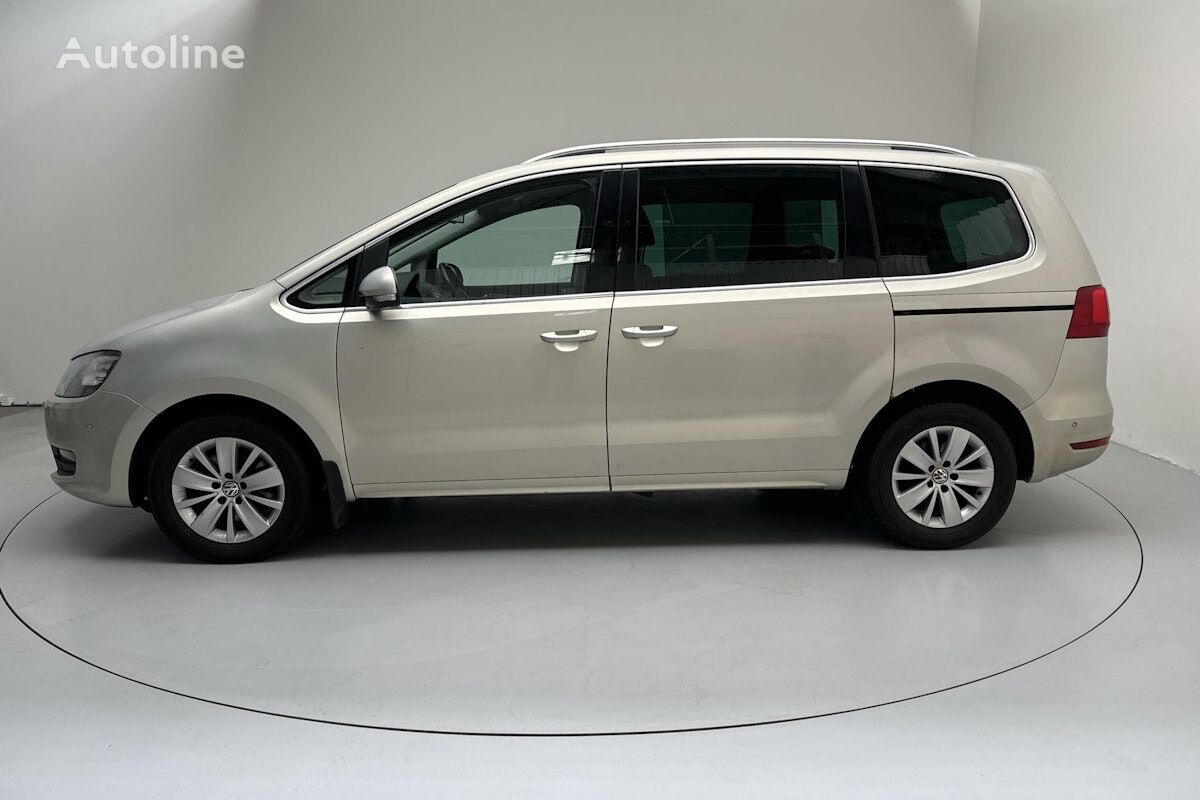 Volkswagen Sharan minivan