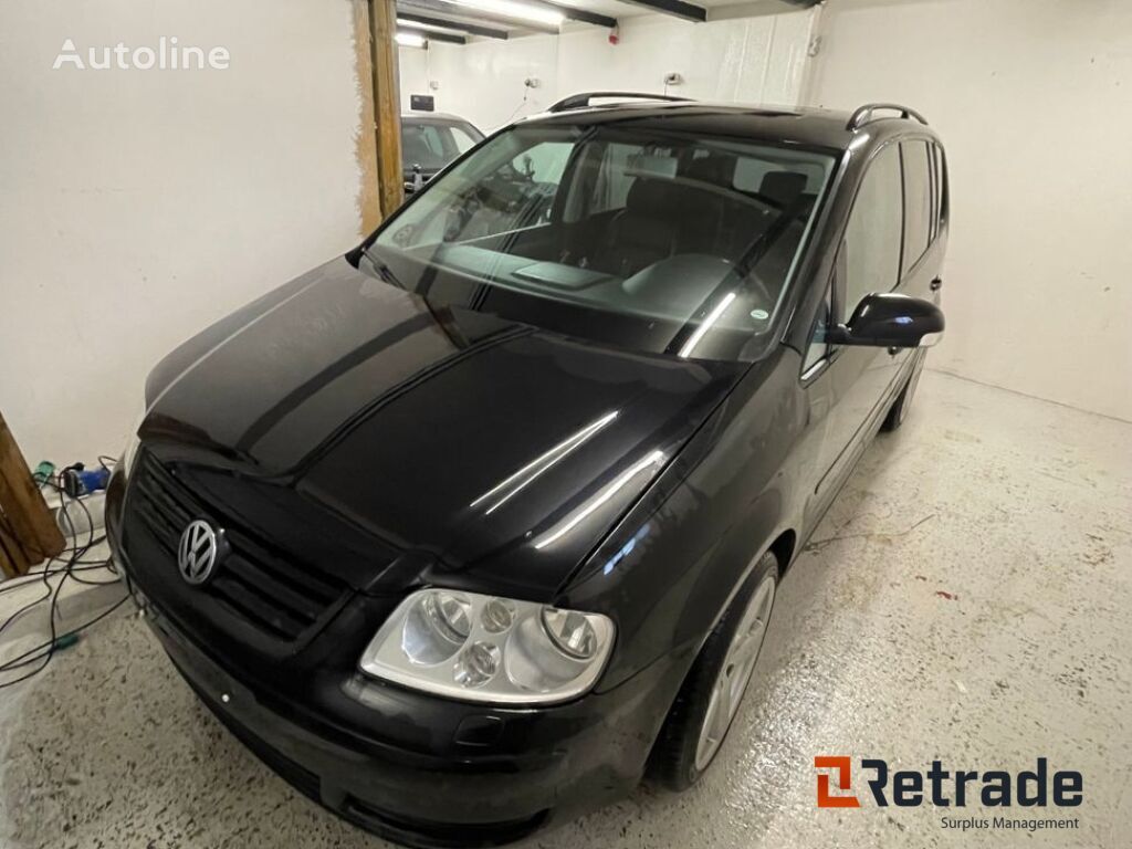 xe minivan Volkswagen Touran