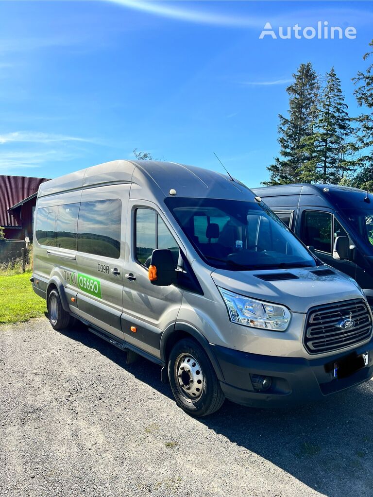 пасажирський мікроавтобус Ford Transit