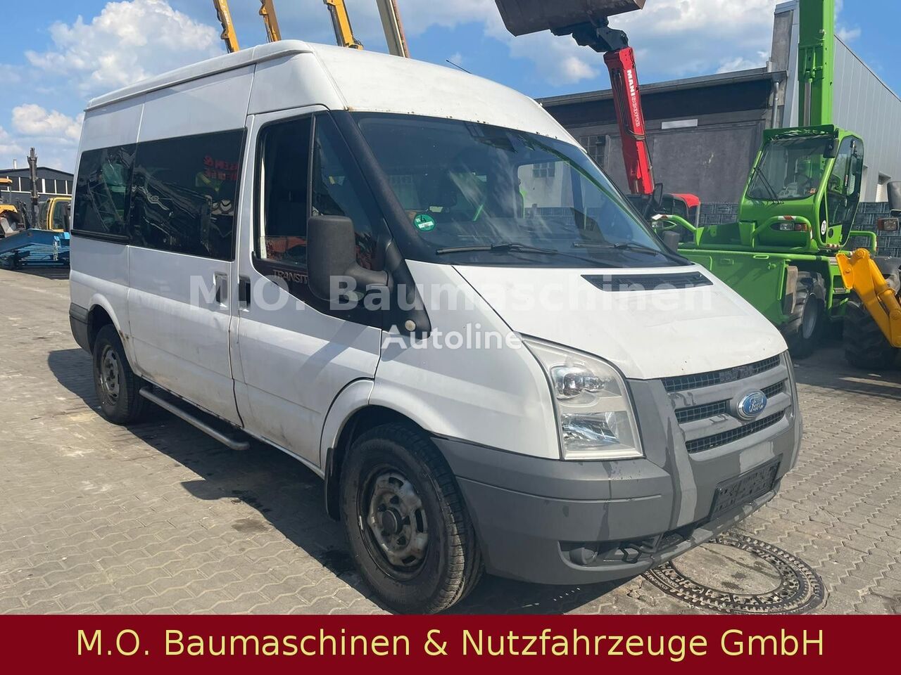 Ford Transit  115 T 330 / 2,4 Liter / 9 Sitzer / passenger van