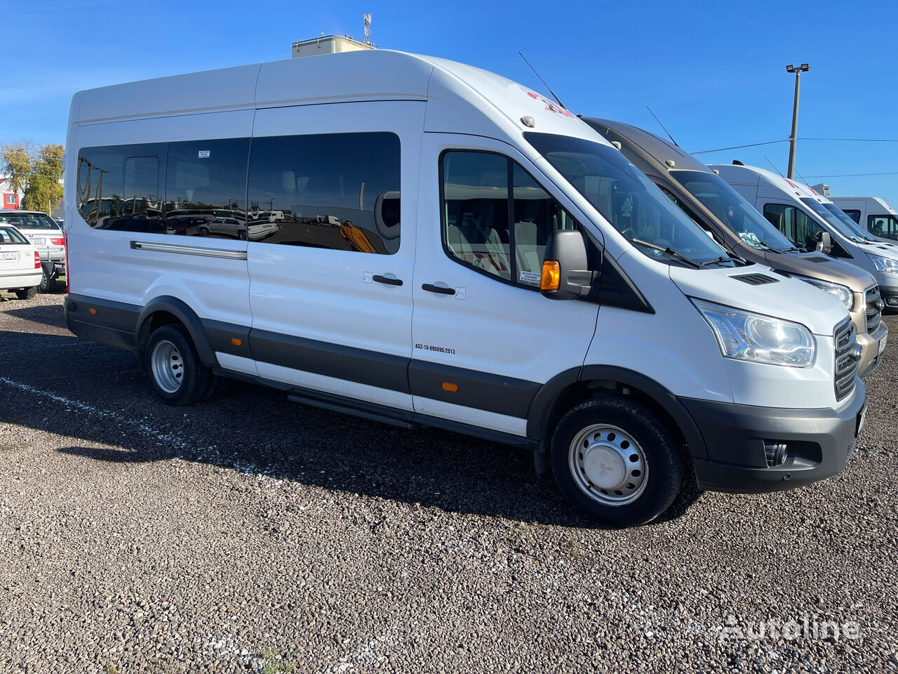 fourgonnette de tourisme Ford Transit 2.0 / 17+1