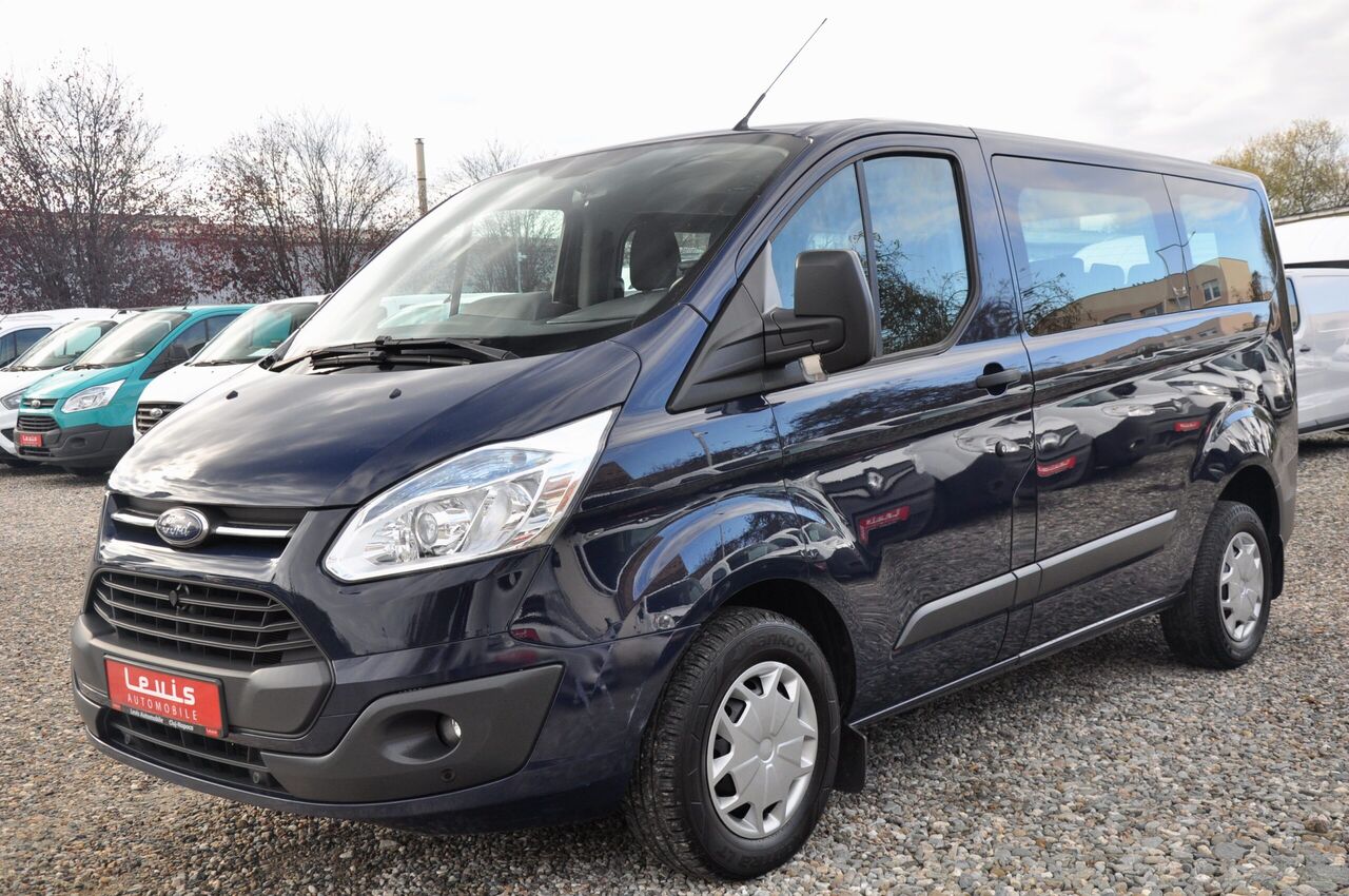 Ford Transit Custom 9 Locuri passenger van