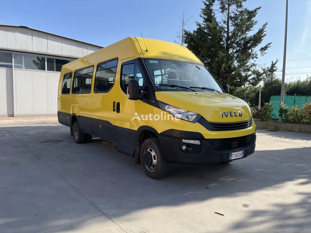 fourgonnette de tourisme IVECO Daily