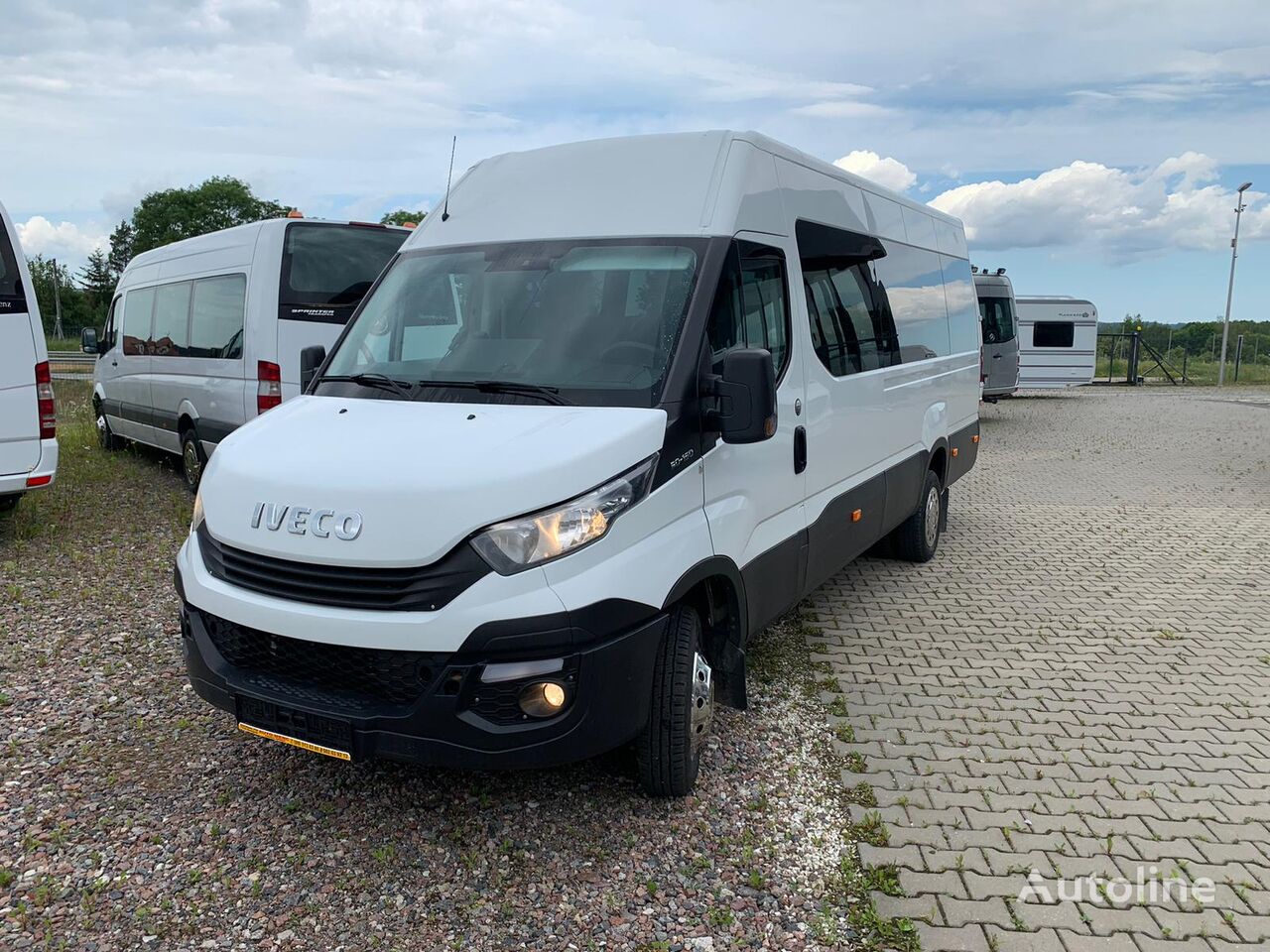 fourgonnette de tourisme IVECO Daily 21 places