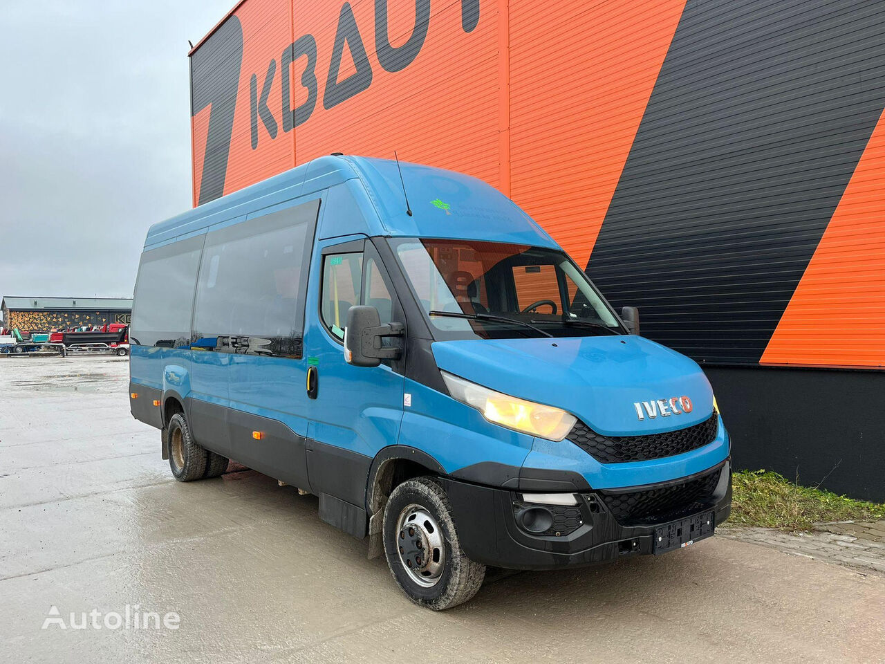 microbuz de persoane IVECO Daily 50C17 EURO 6 / 18 SEATS + 8 STANDING / AC / AUXILIARY HEAT