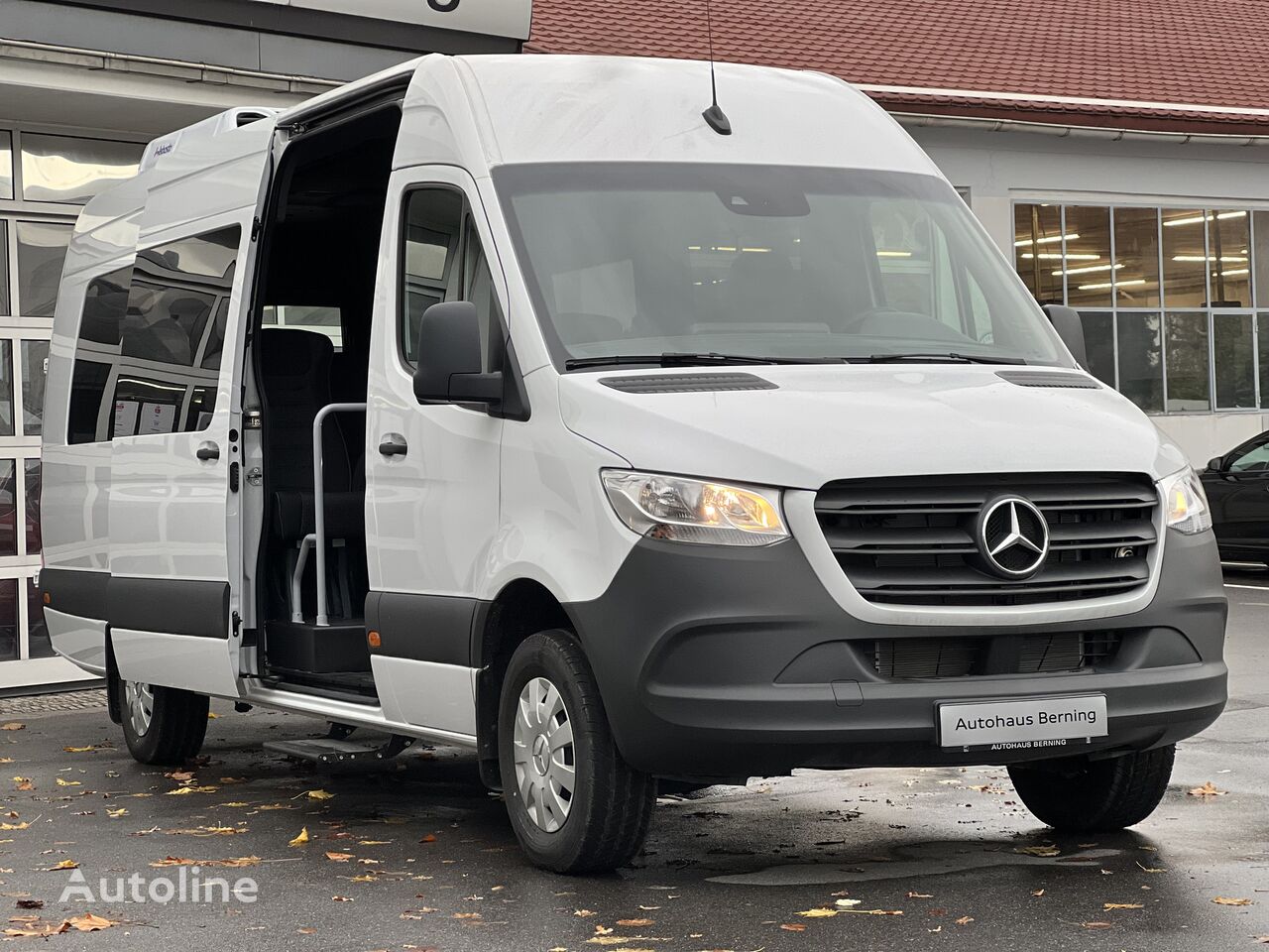 xe van chở khách Mercedes-Benz 417 Bus EXTRA LANG 16+1 Sitze WEBASTO SOFORT mới