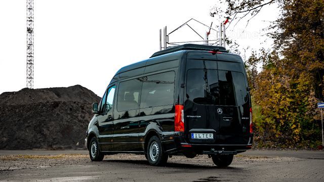 пасажирський мікроавтобус Mercedes-Benz Sprinter 319