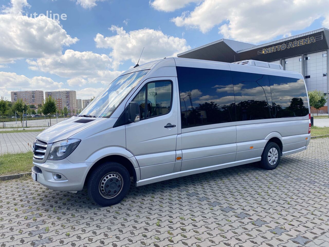 Mercedes-Benz Sprinter 516 passenger van