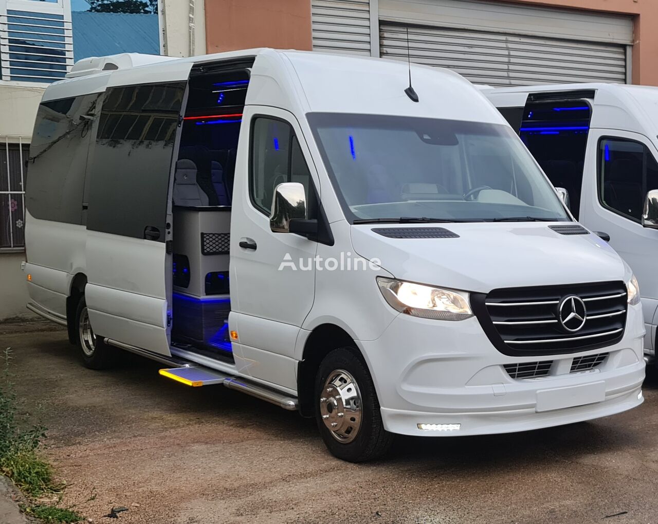 new Mercedes-Benz Sprinter 517 passenger van