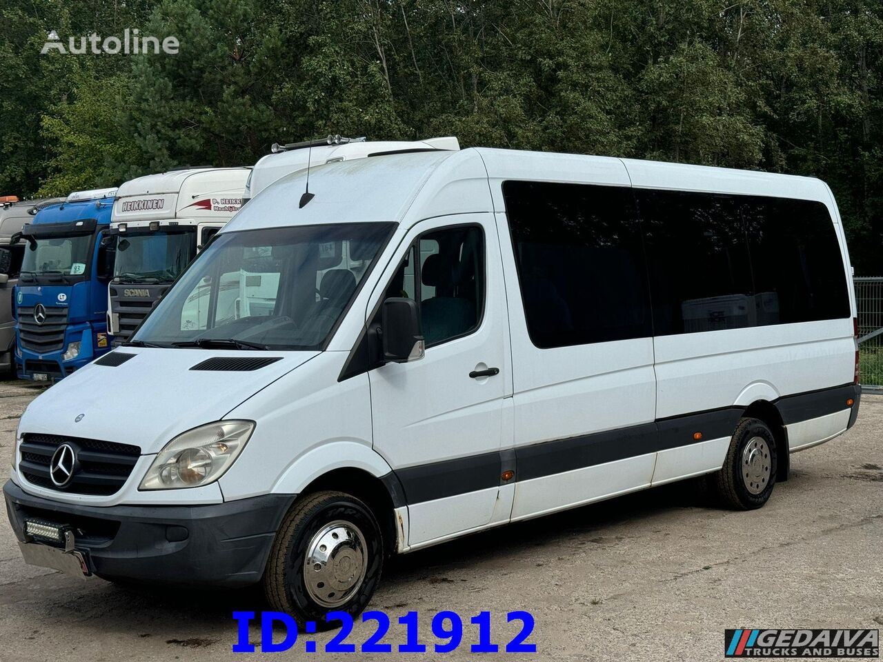 Mercedes-Benz Sprinter 518 VIP 17-Place kisbusz