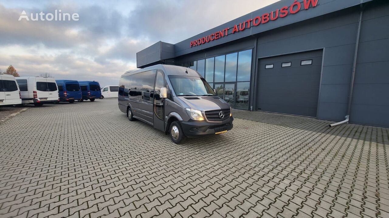 Mercedes-Benz Sprinter 519 CDI - 24 places + 3 standing pikkubussi