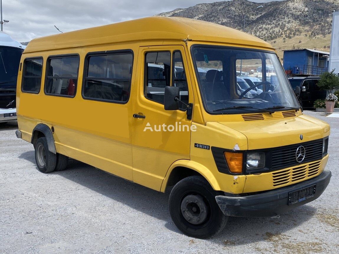 пассажирский микроавтобус Mercedes-Benz VARIO 410 D