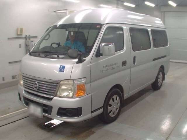 fourgonnette de tourisme Nissan CARAVAN BUS