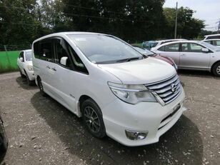 пассажирский микроавтобус Nissan SERENA