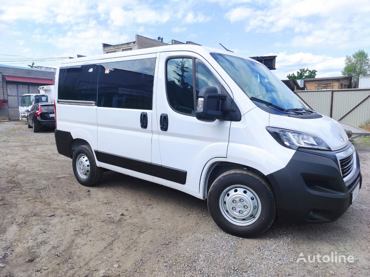 novi Peugeot Katafalk putnički minibus