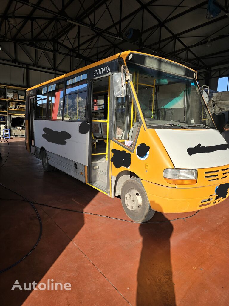 Renault  urbano  Kleinbus