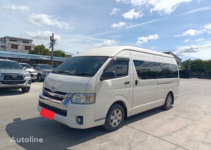 xe van chở khách Toyota HIACE COMMUTER