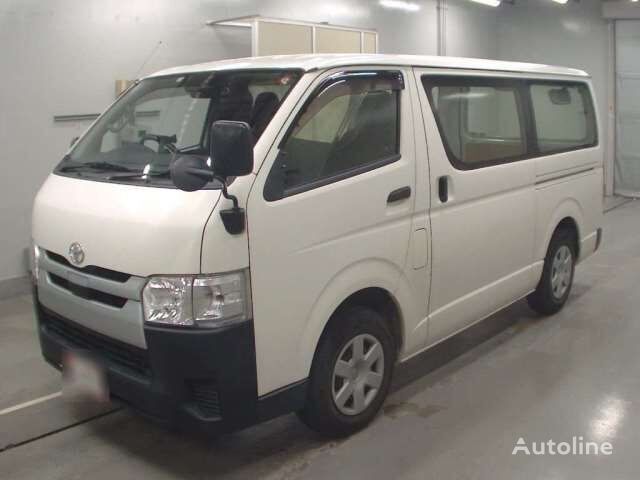 van penumpang Toyota HIACE VAN