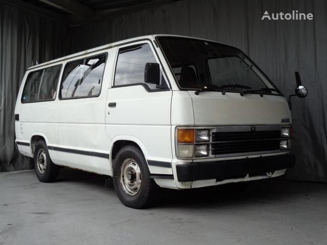 الميكروباصات لنقل الركاب Toyota HIACE WAGON