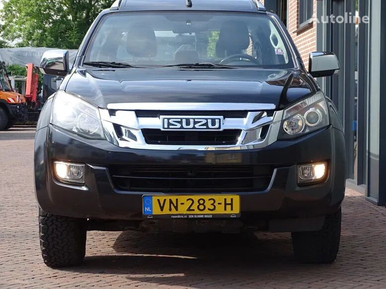 픽업 트럭 Isuzu D-MAX DUBBEL CABINE BE Trekker LEER Volll