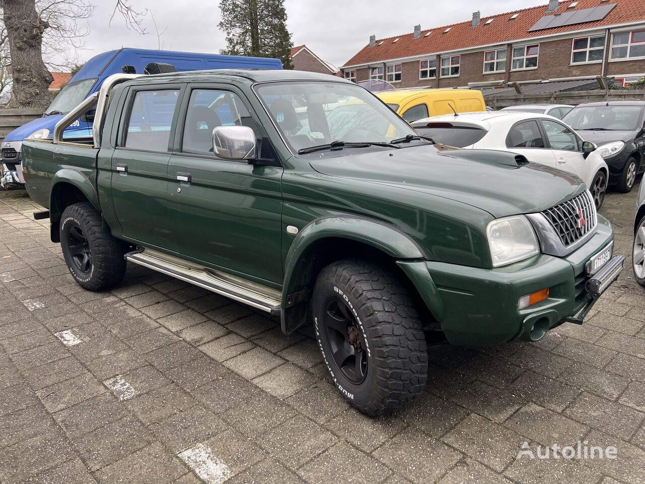 الميكروباصات شاحنة بيك-اب Mitsubishi L 200