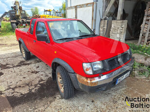 Nissan King Cab 2,4 4WD minibus pickup